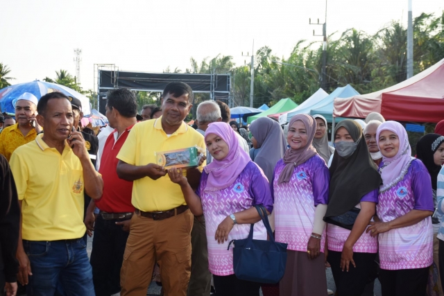 โครงการตลาดนัดรอมฎอนน่าซื้อ